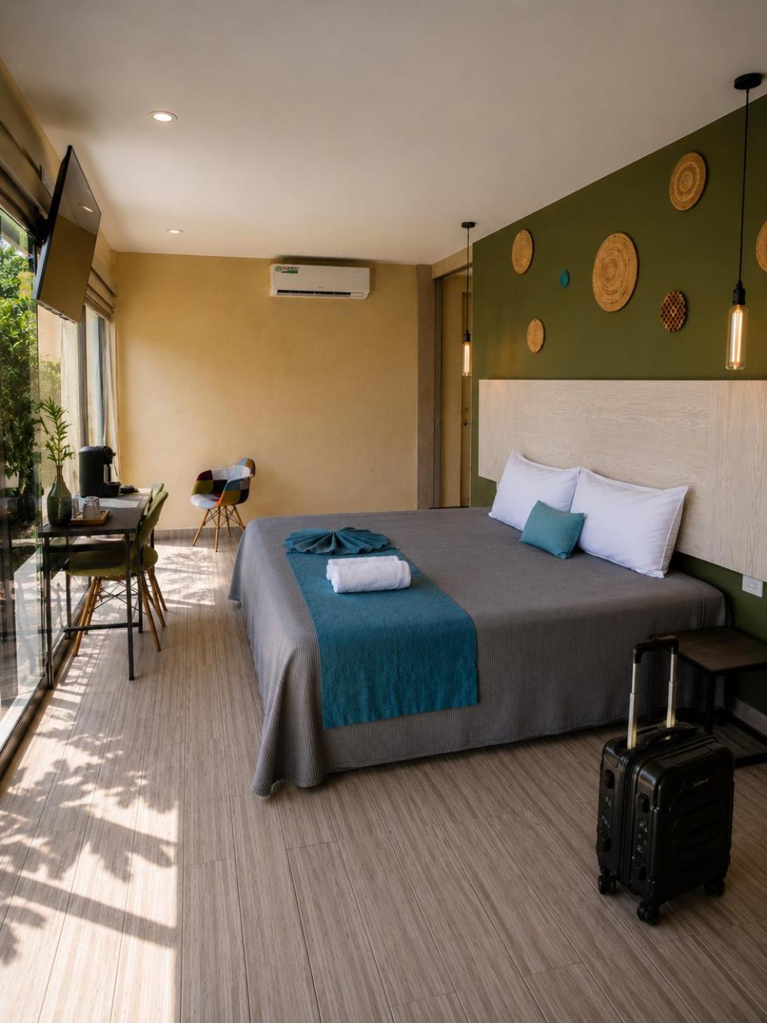 Habitación Doble con vistas a la piscina
